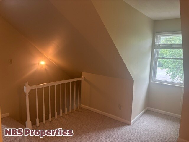 Building Photo - 7404 Foxglove Ln