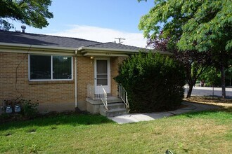 Building Photo - 1508-1512 Duplex