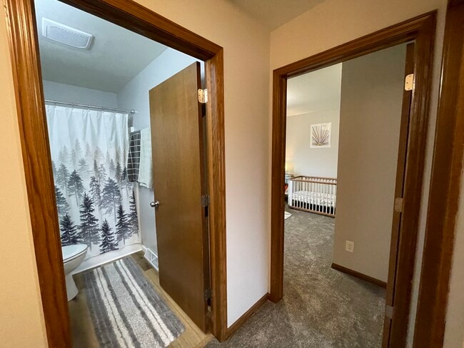 Building Photo - 3018 Maple Valley Dr