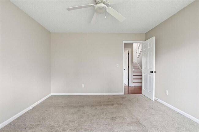 Building Photo - 5949 Idlewood Pl