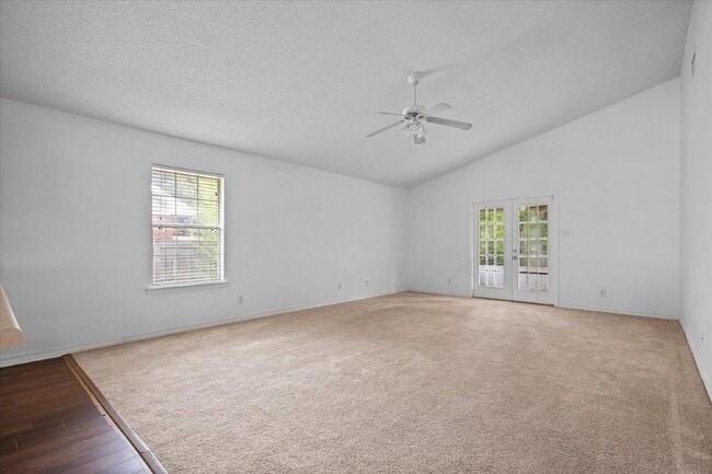 Building Photo - 2659 Rosebud Dr E