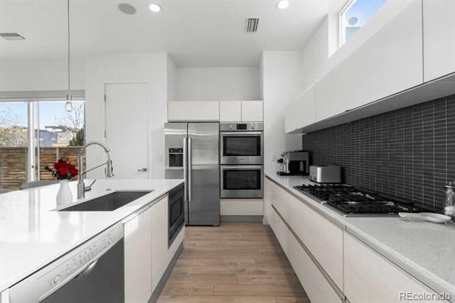 Building Photo - 1711 King St