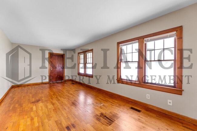 Building Photo - 440 S Osage St