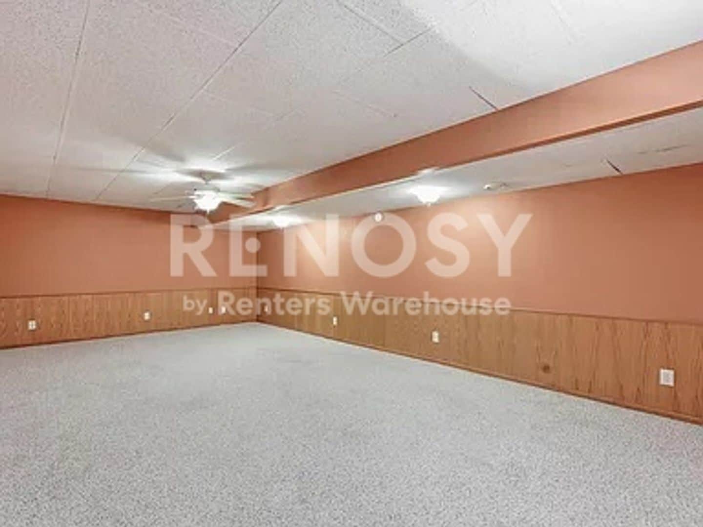 Building Photo - 6452 MacLaren Ave NE