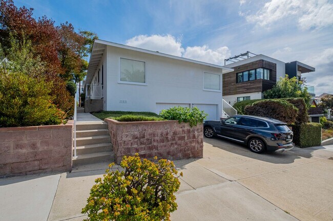 Building Photo - Juanita Residences