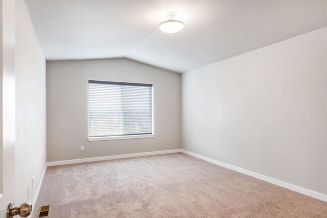 Building Photo - Newly Built 4bd 2.5ba in LSSD