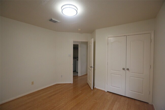 Building Photo - 1611 Candleston Ln