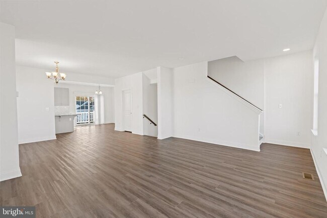 Building Photo - 985 Lorewood Grove Rd