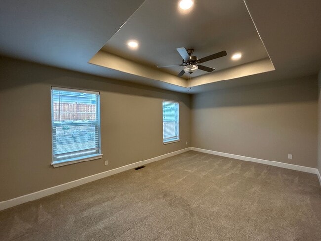 Building Photo - Beautiful 3 Bedroom / 2 Bathroom Home in S...