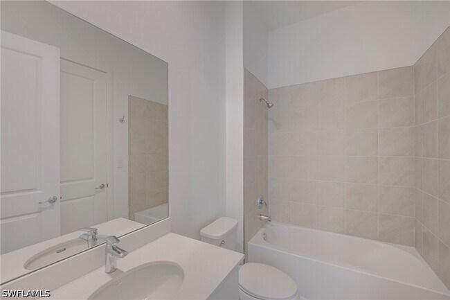 Building Photo - 5114 Panella Ave