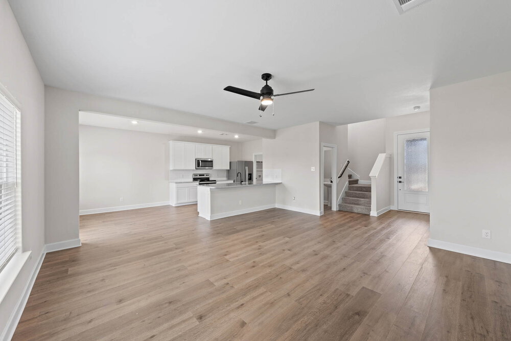 Building Photo - 308 Live Oak Ln