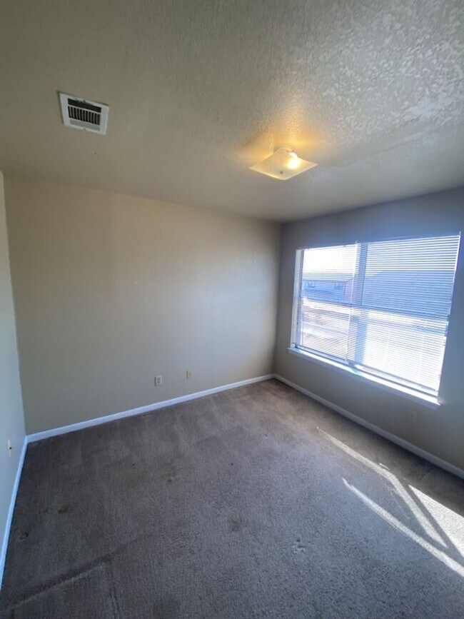 Building Photo - 1201 Monroe Loop