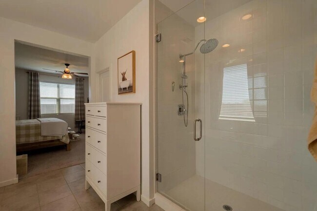 Building Photo - 2639 E Alida Trail