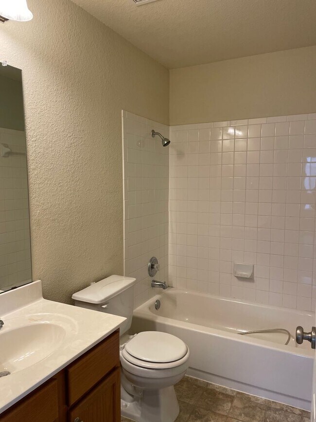 Building Photo - Available Now! Bright & Spacious 3BR/2.5BA with Loft and Two-Car Garage in Sendero Springs