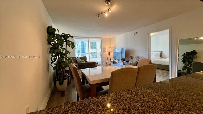 Building Photo - 1200 Brickell Bay Dr