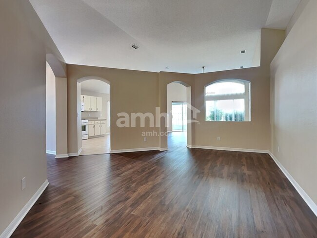 Building Photo - 1502 Scotch Pine Dr