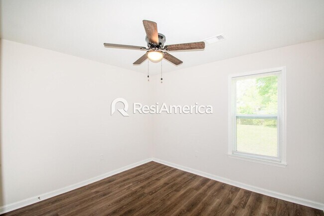 Building Photo - Newly Renovated 3BR/2B home in Millington