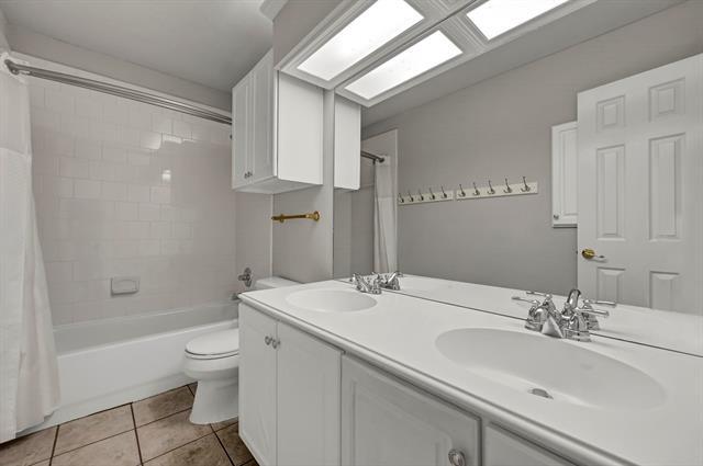 Building Photo - 306 Canyon Lake Dr