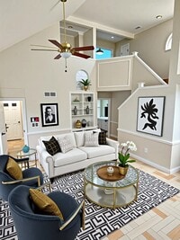 Building Photo - 1015 Green Meadow St