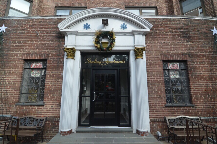 Entrance - 61-41 Saunders St