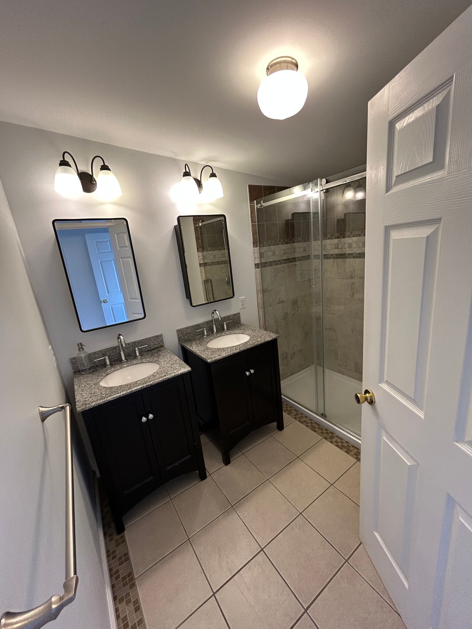 Building Photo - 2027 E Sergeant St