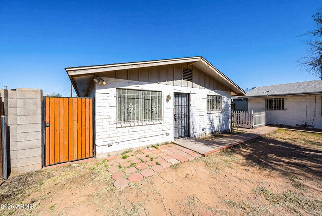 Building Photo - 2226 W Heatherbrae Dr