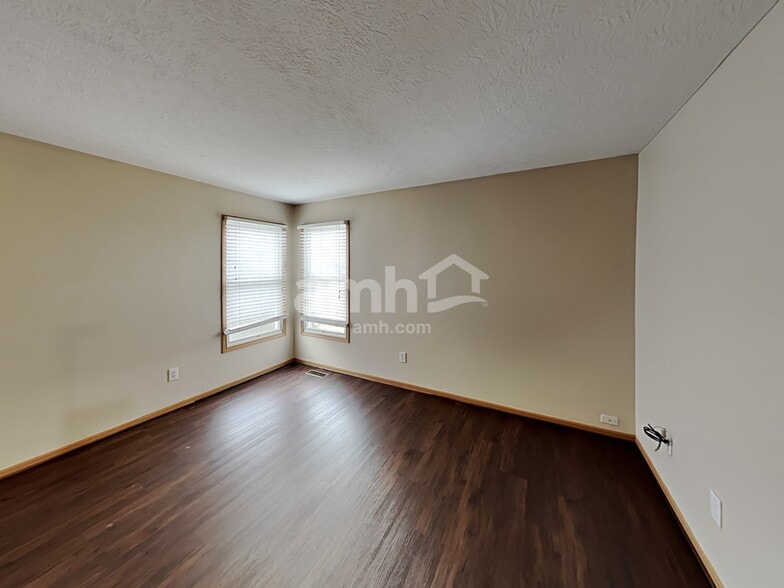 Building Photo - 1501 Scenic Valley Pl