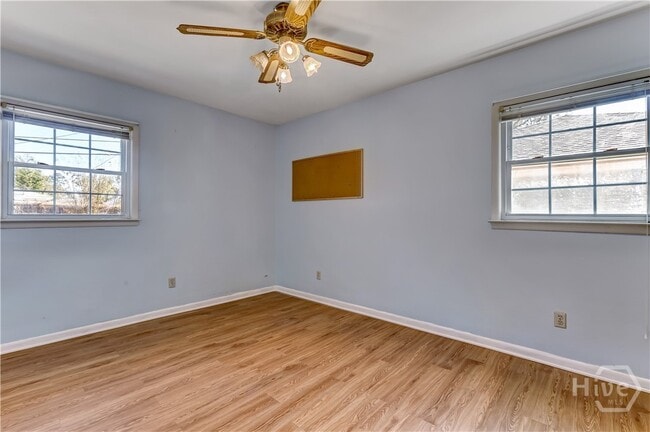 Building Photo - 4 Cottingham Dr