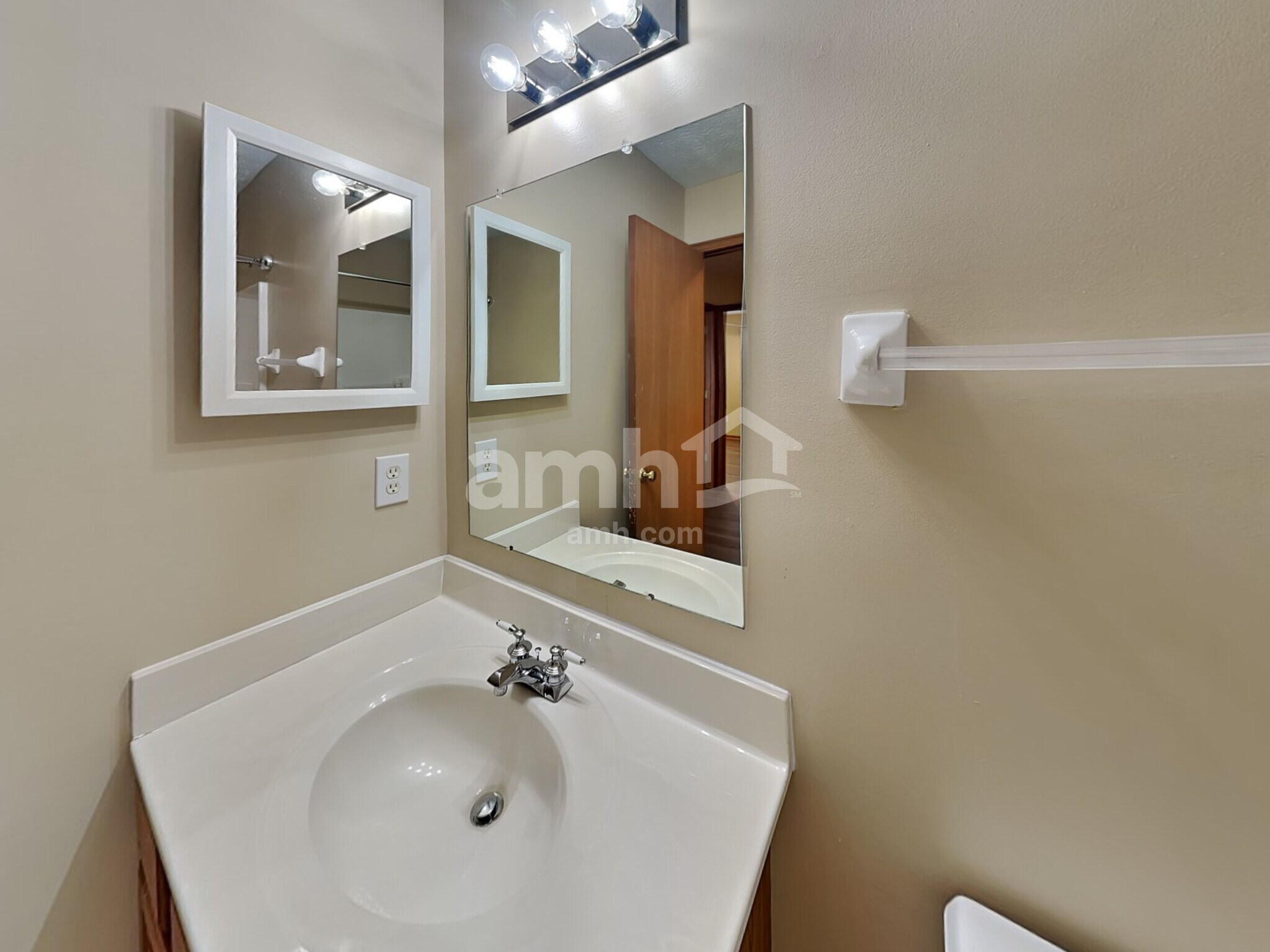 Building Photo - 5161 Tyler Henry Dr