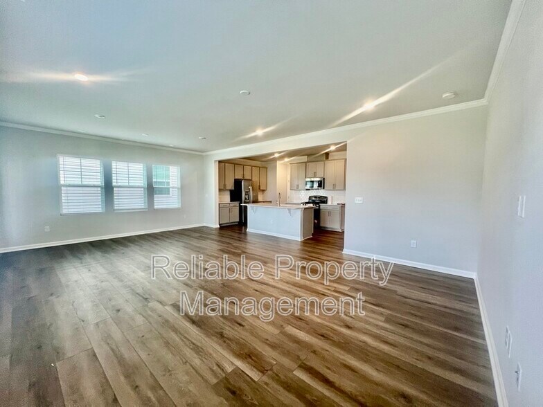 Building Photo - 380 Glacier Lake Dr