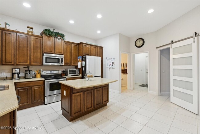 Building Photo - 1726 Donegal Dr