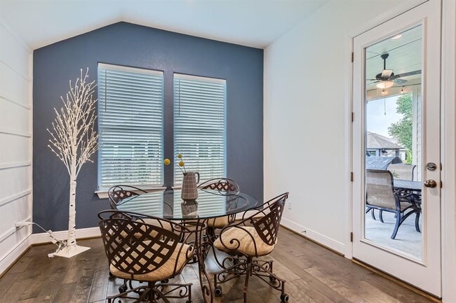 Building Photo - 1332 Modoc Wy