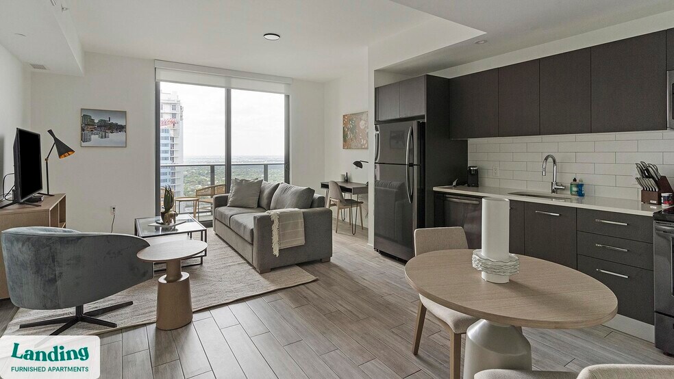 Building Photo - 301 SW 1st Ave