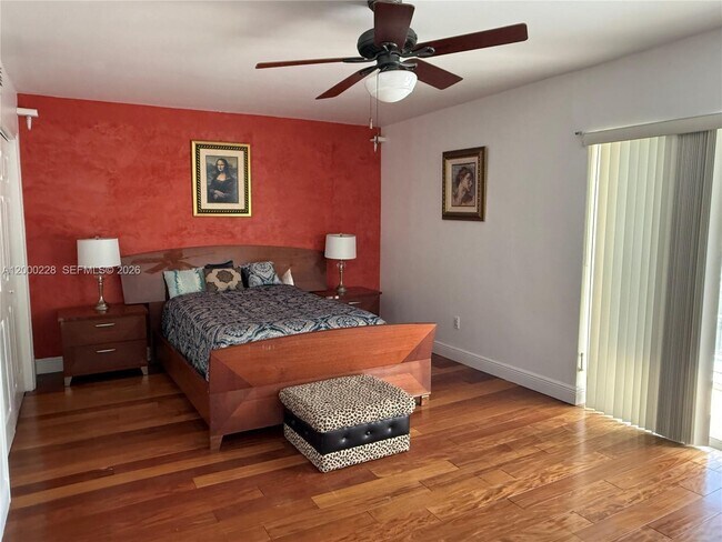 Building Photo - 13505 NE 23rd Ct