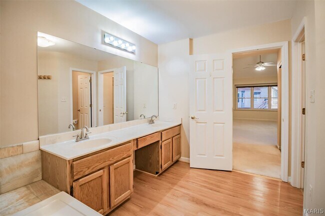 Building Photo - 3309 Lower Lakes Estates Dr
