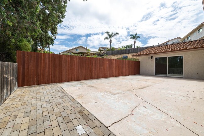 Building Photo - Newly Renovated Home in Bonita!