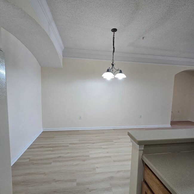 Building Photo - 1 Bedroom Condo for RENT