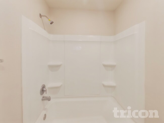 Building Photo - 715 Wonderland Trail