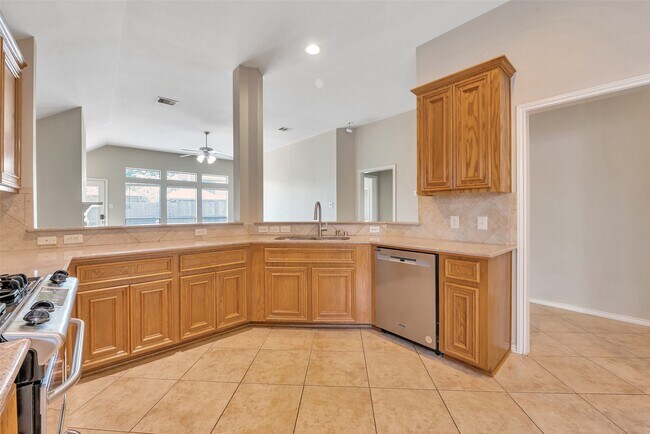 Building Photo - 871 Falling Springs Ln