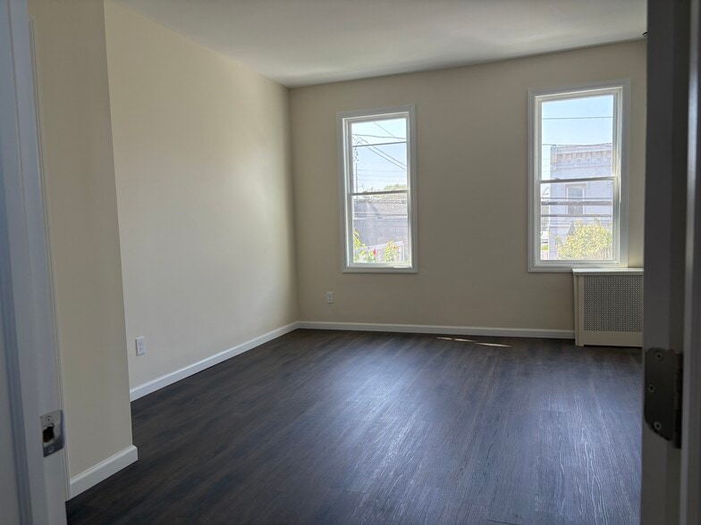 Large Bedroom - 353 Central Ave