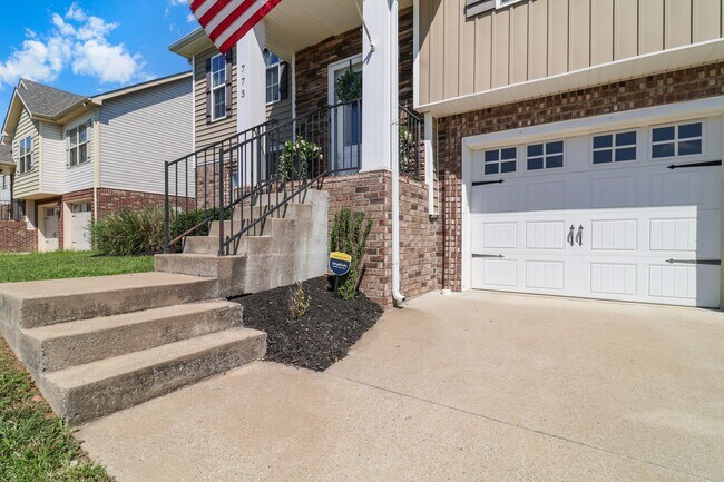Building Photo - 773 Banister Dr