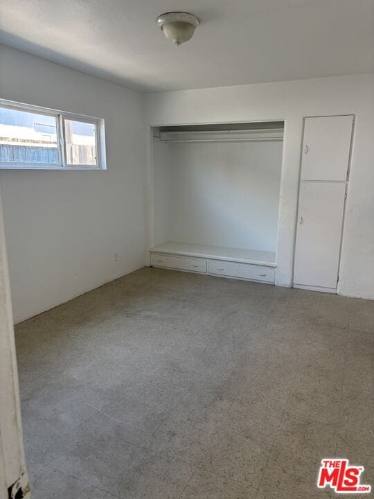 Building Photo - 5057 Voltaire St