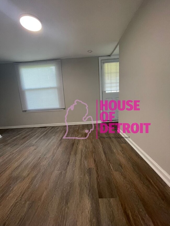 Building Photo - 3 BEDROOM 1 BATH SINGLE FAMILY HOME~ WARREN