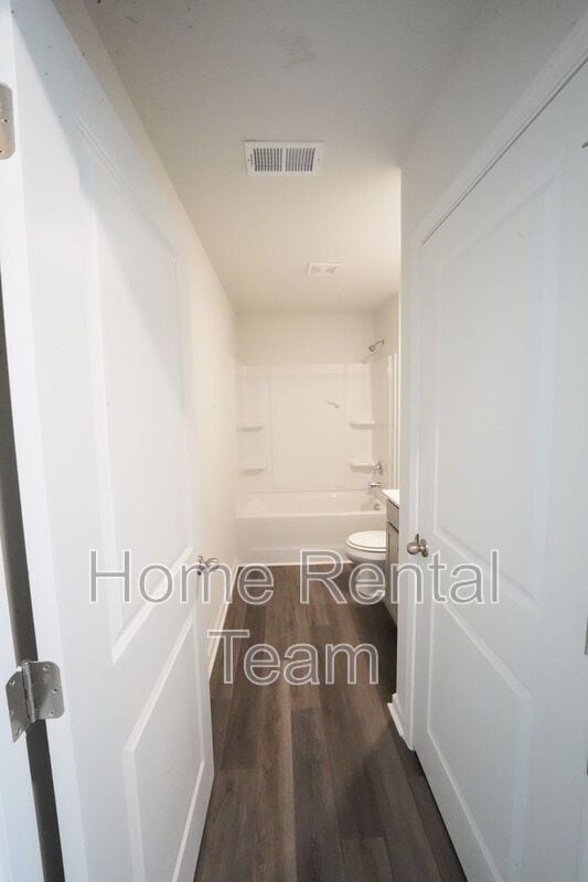 Building Photo - 108 Windrush Pnes