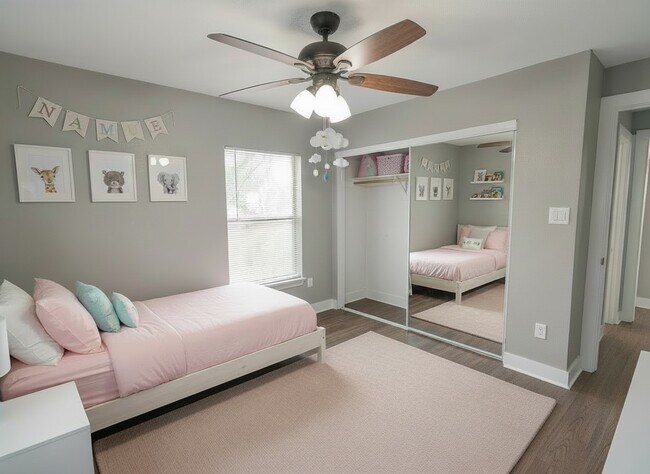 Building Photo - 4826 Bristol St