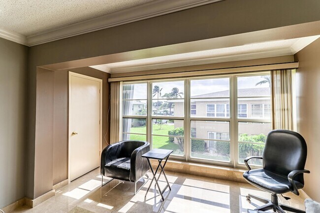Building Photo - 2460 Juniper Dr
