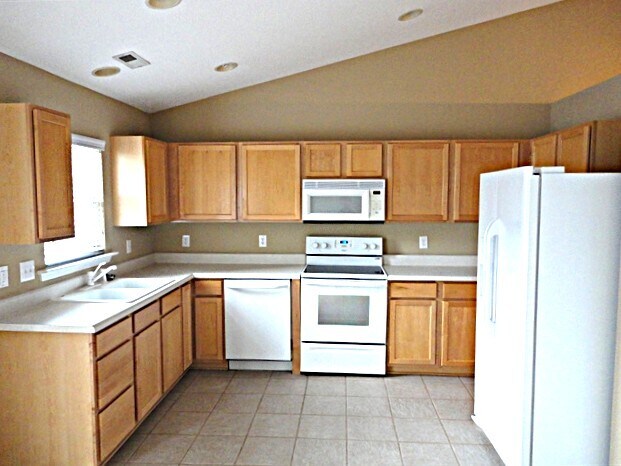 Building Photo - 704 Bent Hollow Ct