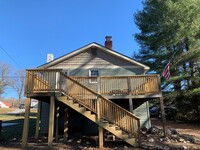 Building Photo - Cute Efficiency On Lake at Timberlake