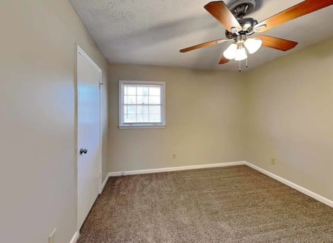 Building Photo - 2882 Lakemont Pl SW