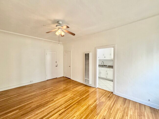 Primary Photo - 625 Cochran Ave